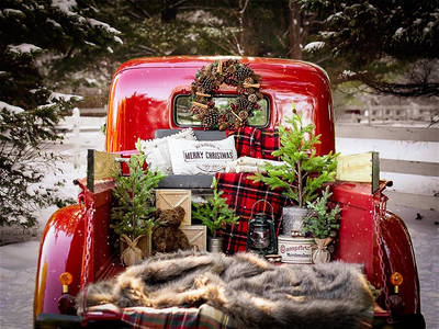 November 30: Red Truck Christmas Photos Minis with TMC